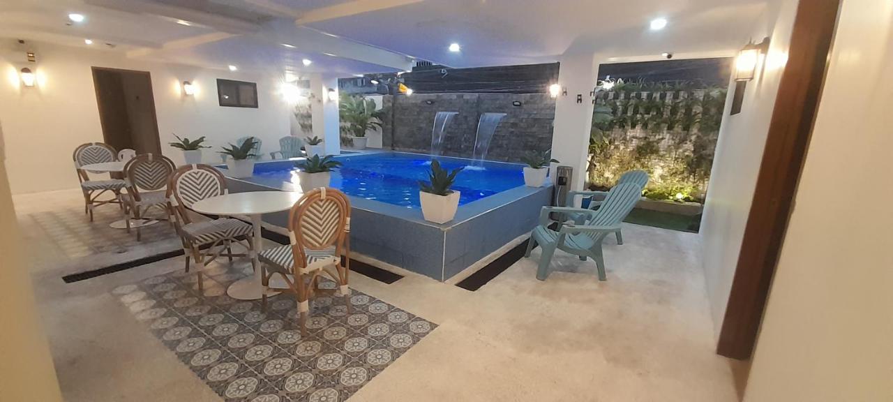 Aurora Suites Pasay Kültér fotó
