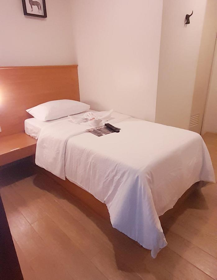 Aurora Suites Pasay Kültér fotó
