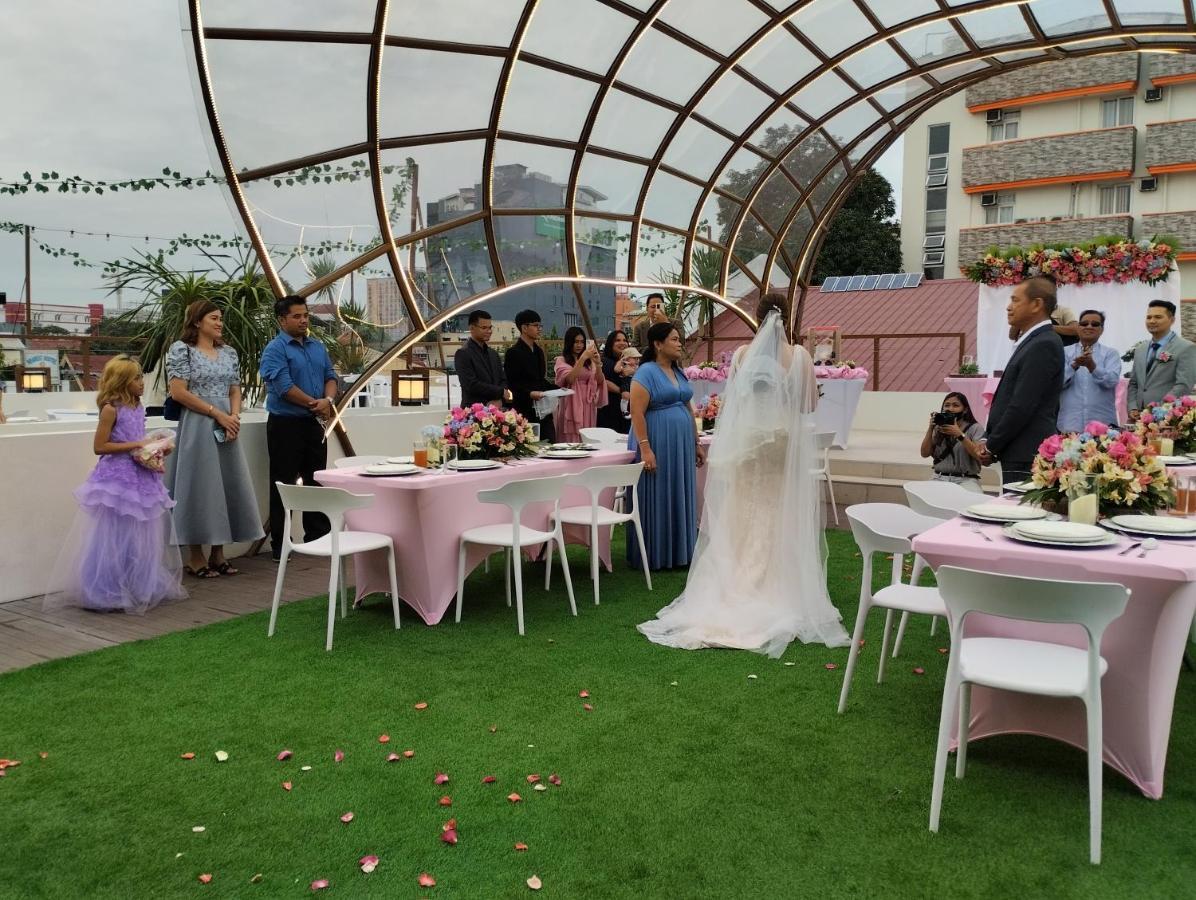 Aurora Suites Pasay Kültér fotó
