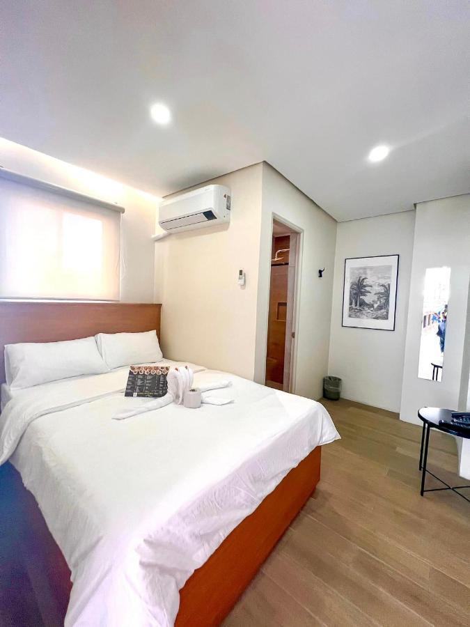 Aurora Suites Pasay Kültér fotó