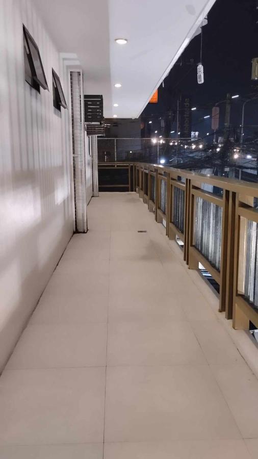 Aurora Suites Pasay Kültér fotó