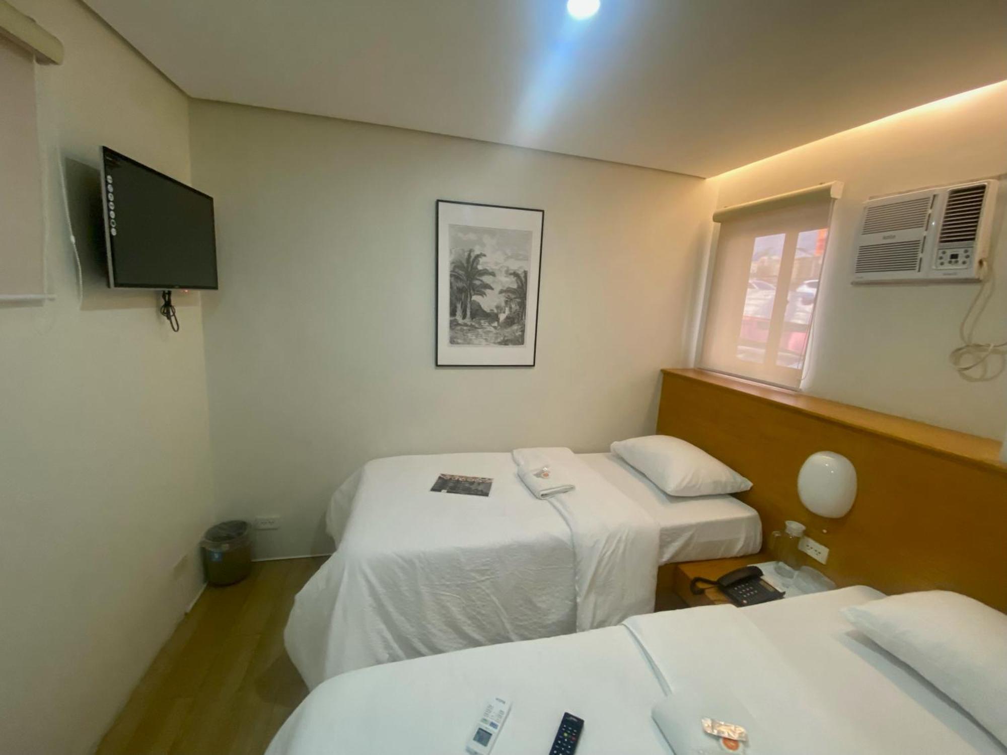 Aurora Suites Pasay Kültér fotó