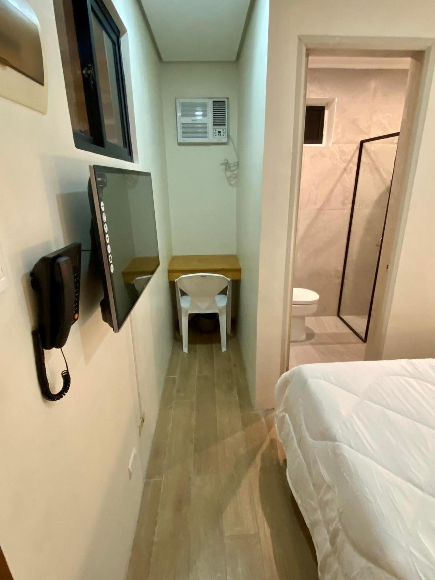 Aurora Suites Pasay Kültér fotó